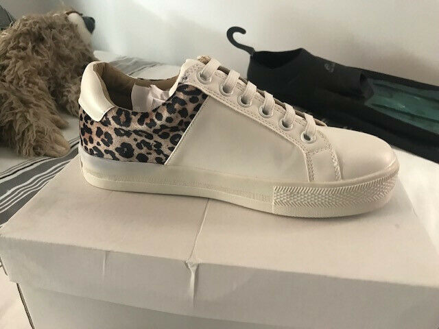 Saint and Summer Sneakers Brand new at R 400 – YesAds