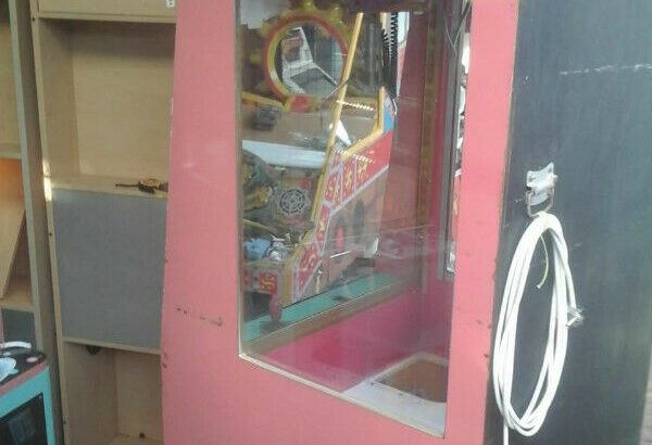 Teddybear arcade crane machine